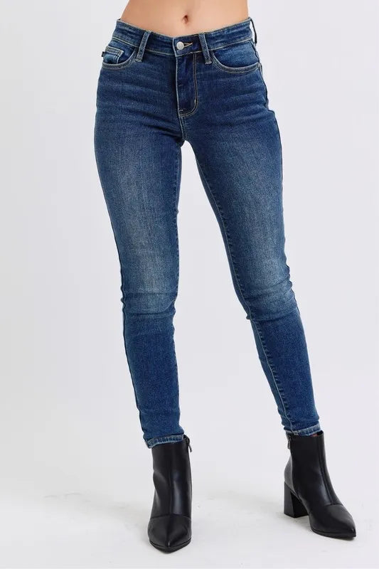 Versatile Mid-Rise Skinny Jeans with Cozy Thermal Lining
