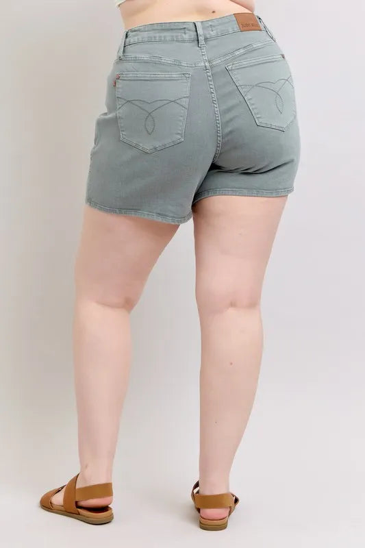 Full Size Hw Garment Dyed & Back Pkt Embroidery Shorts Plus Size