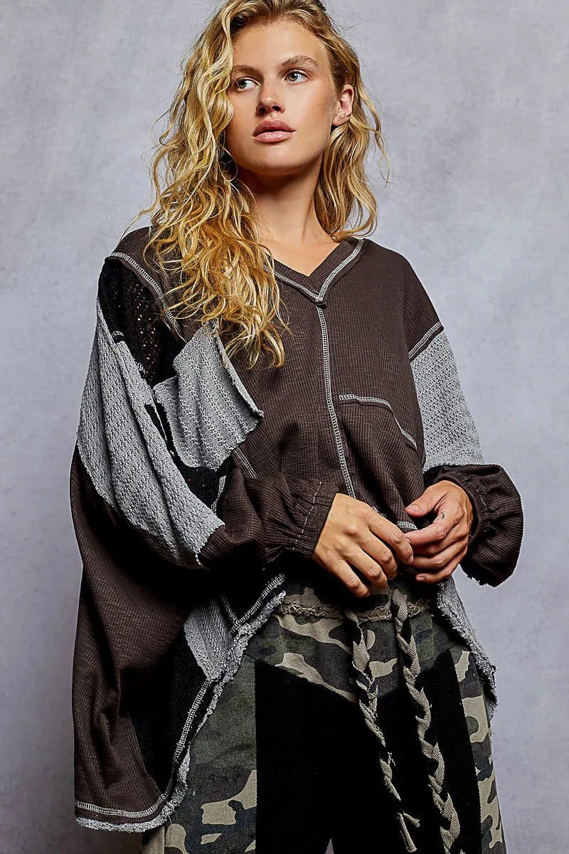 Asymmetrical Hem V-Neck Color Block Tee