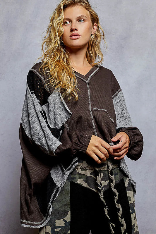 Asymmetrical Hem V-Neck Color Block Tee