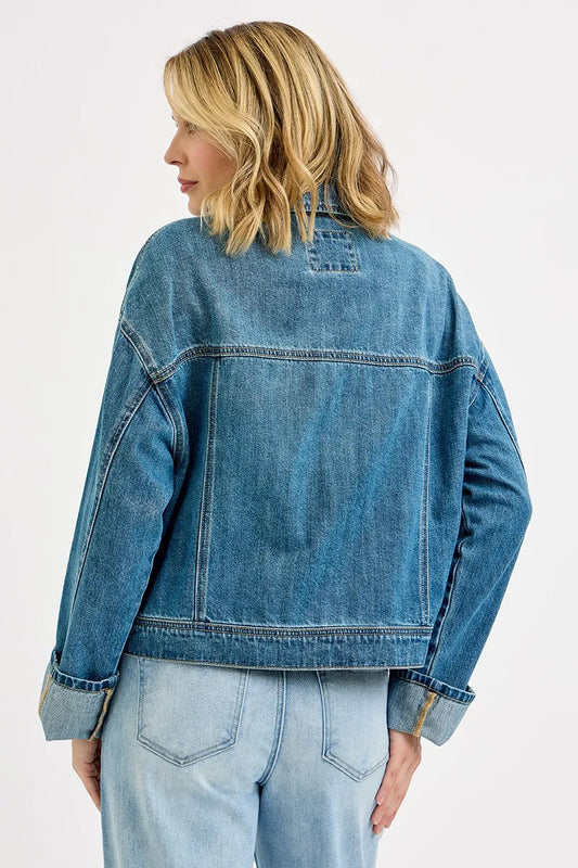 Vintage-Inspired Denim Jacket with Cargo Pockets and Adjustable Sleeves