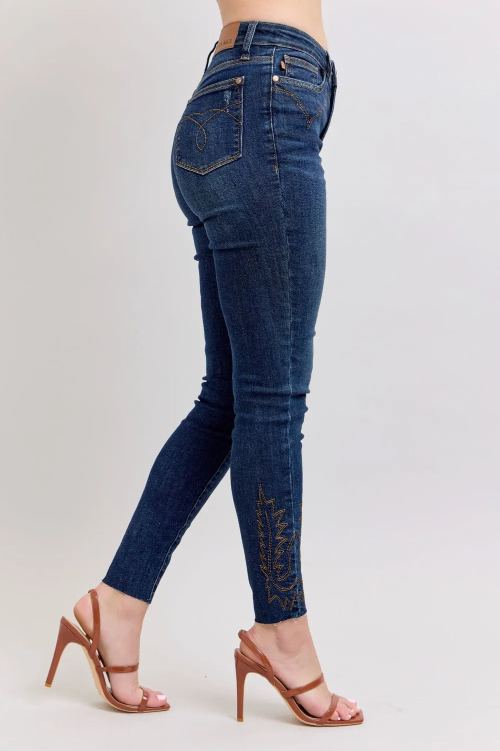 Embroidered High Waist Curve-Hugging Skinny Jeans