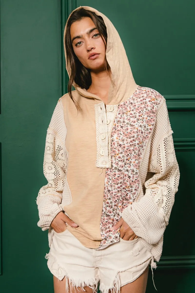 Lace-Trimmed Buttoned Hoodie in Slub Jersey Style
