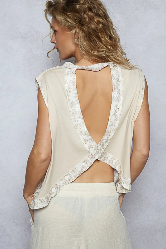 Floral Contrast Sleeveless Camisole with Round Neck