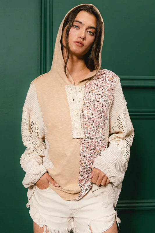 Lace-Trimmed Buttoned Hoodie in Slub Jersey Style