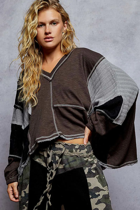 Asymmetrical Hem V-Neck Color Block Tee