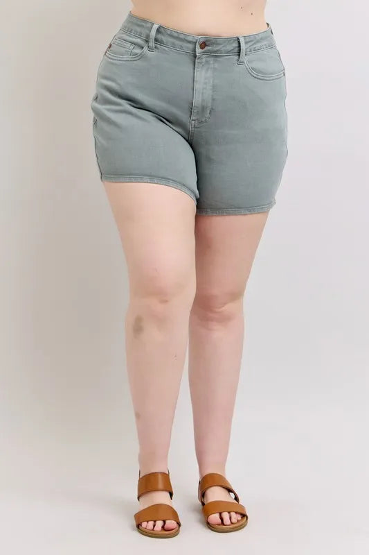 Full Size Hw Garment Dyed & Back Pkt Embroidery Shorts Plus Size