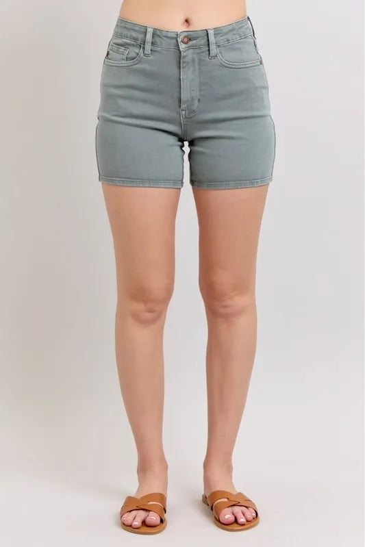 Full Size Hw Garment Dyed & Back Pkt Embroidery Shorts Plus Size