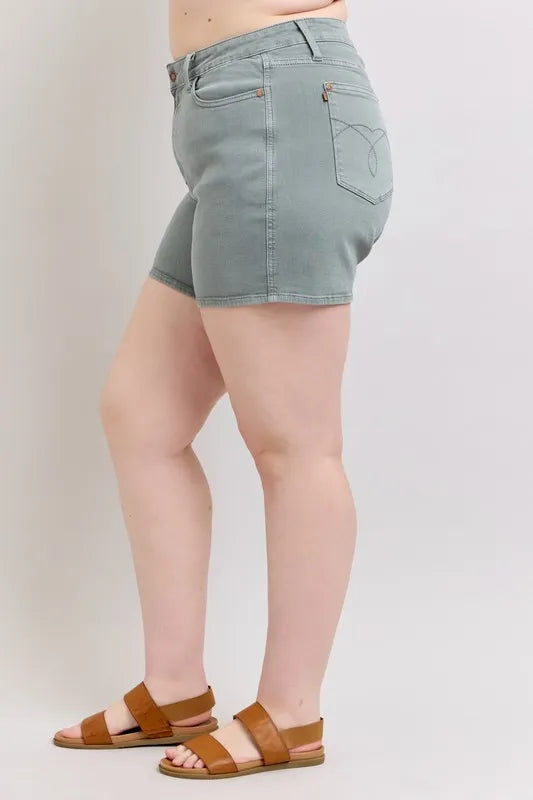 Full Size Hw Garment Dyed & Back Pkt Embroidery Shorts Plus Size