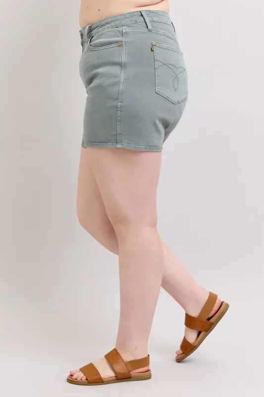 Full Size Hw Garment Dyed & Back Pkt Embroidery Shorts Plus Size