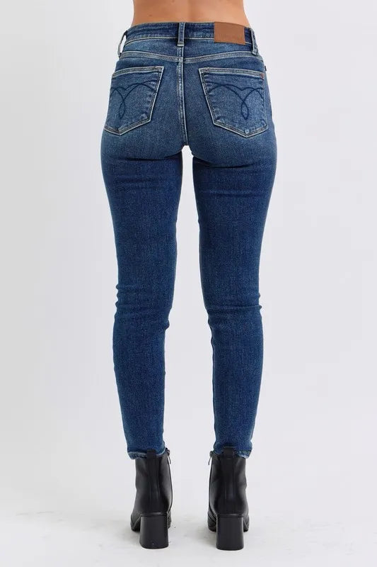 Versatile Mid-Rise Skinny Jeans with Cozy Thermal Lining