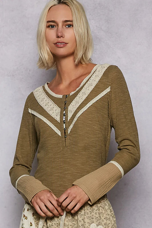 Lace Trim Ribbed Knit Cami with Button Accents