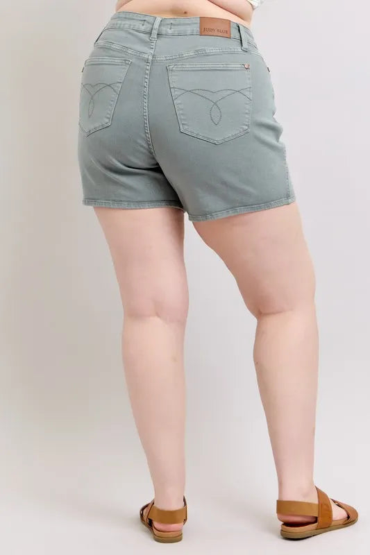 Full Size Hw Garment Dyed & Back Pkt Embroidery Shorts Plus Size