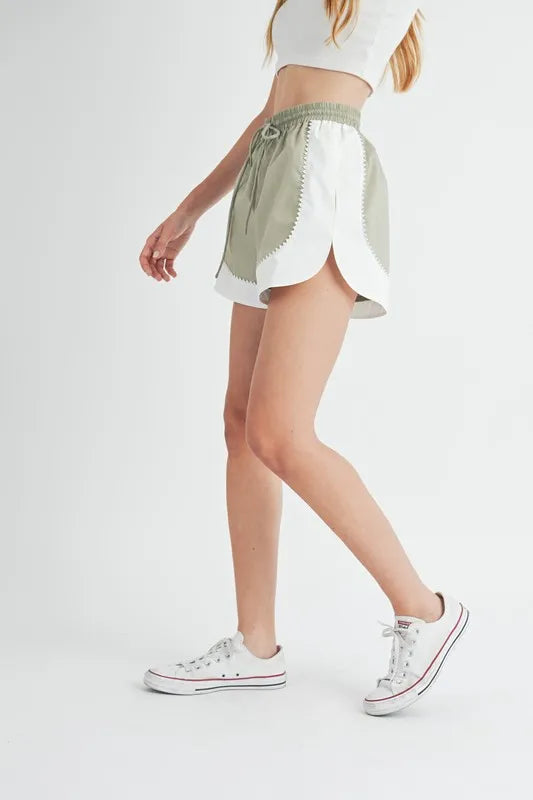 Drawstring Waist Contrast Trim Detail Shorts