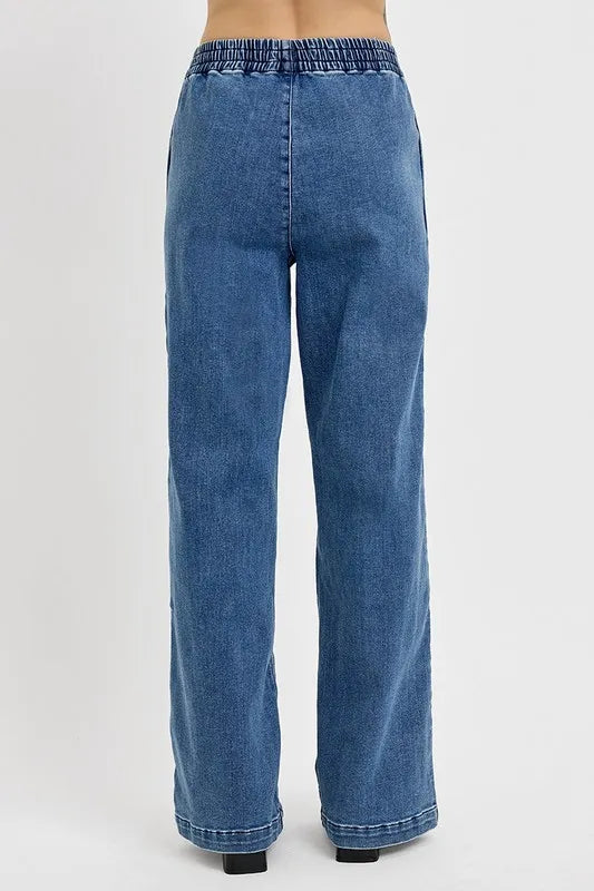 Elastic Waist Relaxed Fit Full-Length Jeans