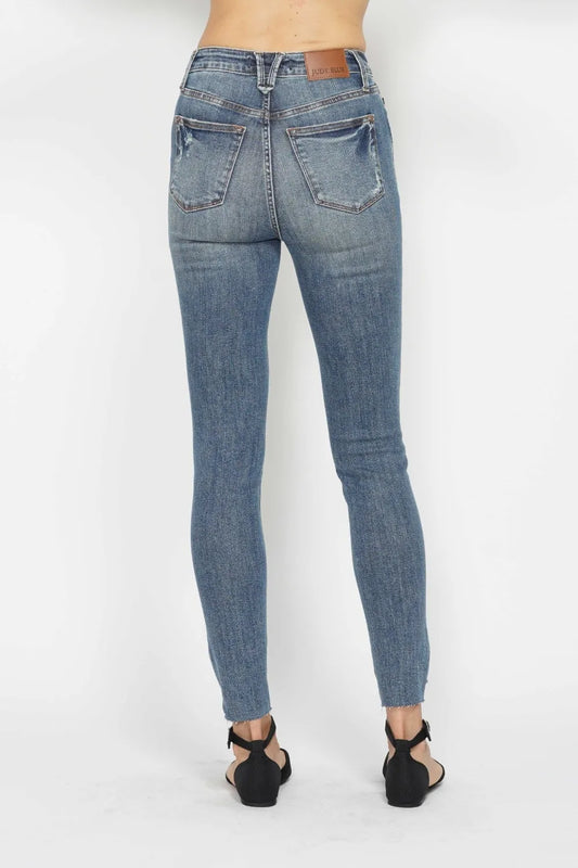 Figure-Flattering Distressed Hem Vintage Wash Slim Jeans